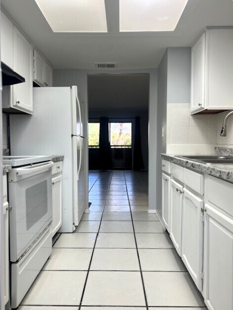 Building Photo - 5825 62nd Ave N