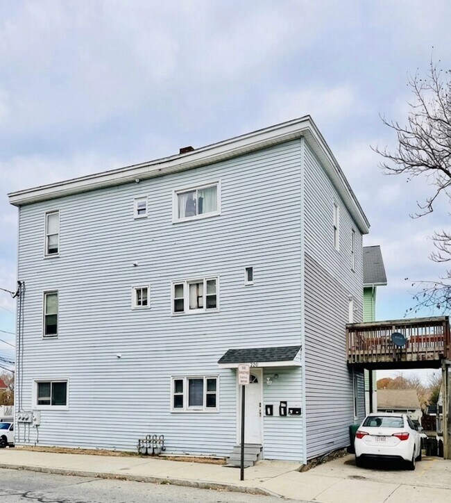Building Photo - 220 Logee St