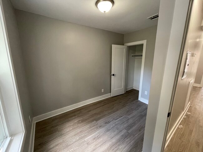 Unit 2R - 26 Yale Ave