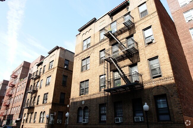 Building Photo - 14025 Ash Ave