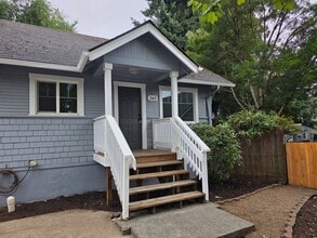 Building Photo - 340 N Grove Ct