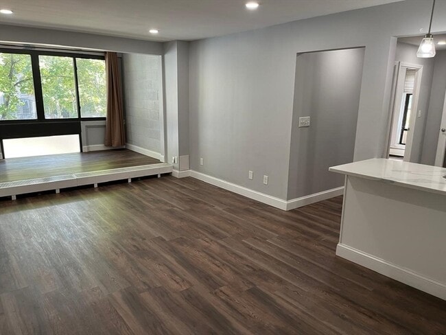 Foto del edificio - 38 Juniper St