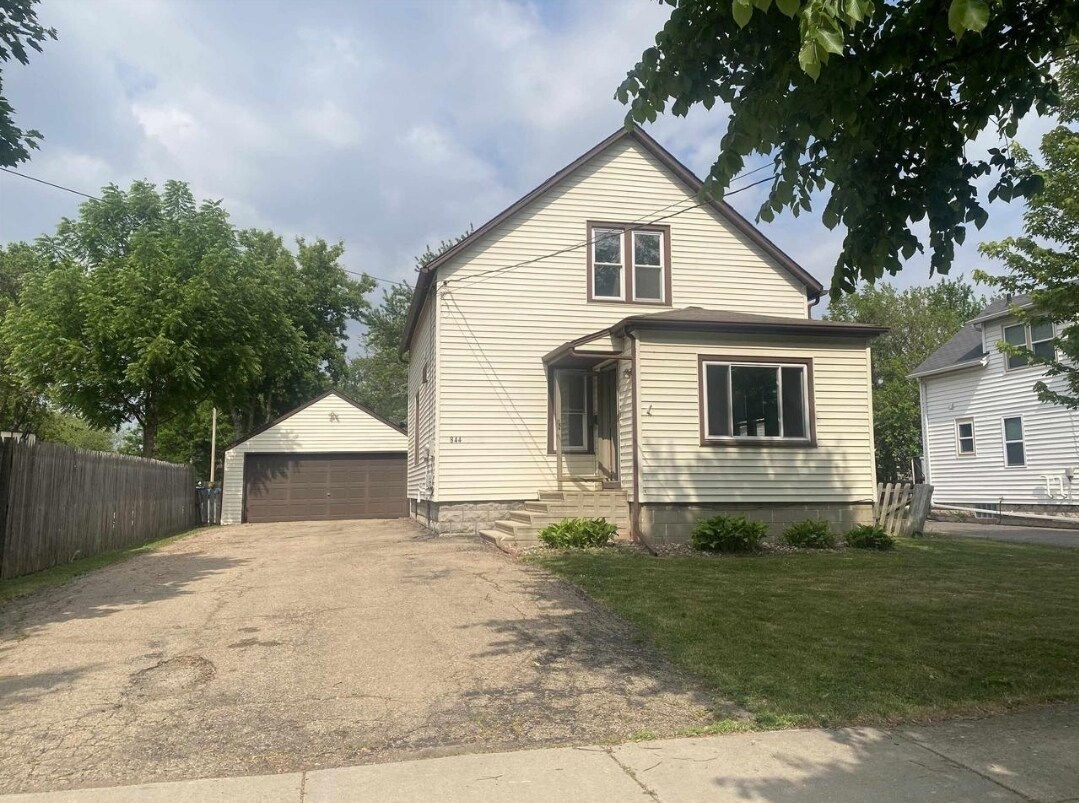 Primary Photo - 844 Appleton St