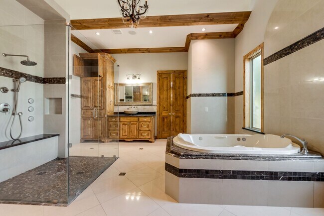 Foto del edificio - Gorgeous Custom Home For You in Heath!