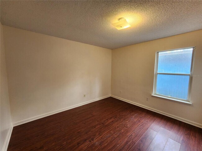 Foto del edificio - 211 NE 17th St