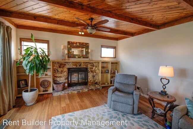 Building Photo - 4 br, 3 bath House - 9819 Tanoan Dr. NE