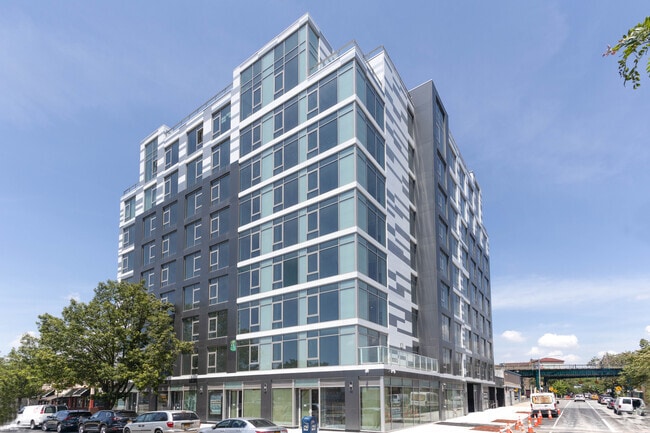 Building Photo - 5011