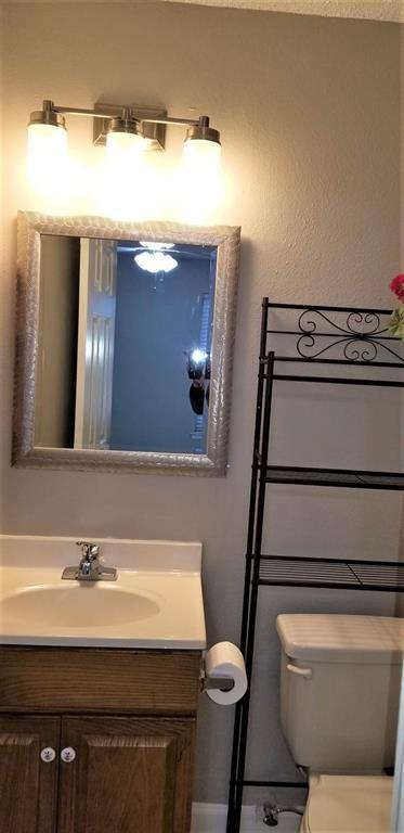 Foto del edificio - 2200 E Trinity Mls Rd