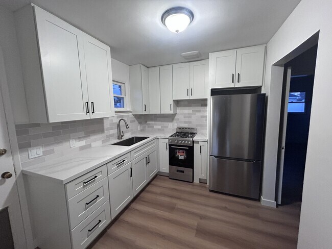 Foto del edificio - 1776 Anaheim Ave