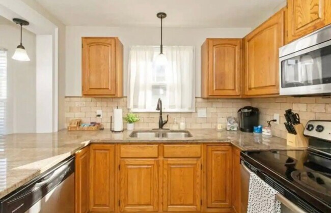 Foto del edificio - 4936 Primrose Ave