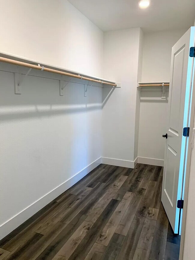 Foto del edificio - 659 Blackbury Ln