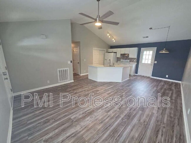 Building Photo - 2738 Painted Pony Dr