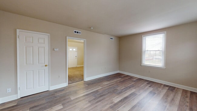 Interior Photo - Presidential Greens