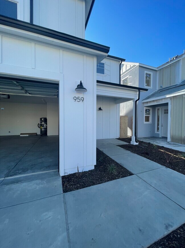 Building Photo - 959 Citrus Ct