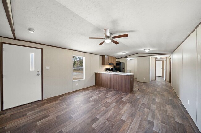 Foto del edificio - 9228 Sharyn Dr