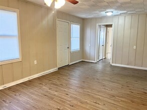 Building Photo - 946 Milam St