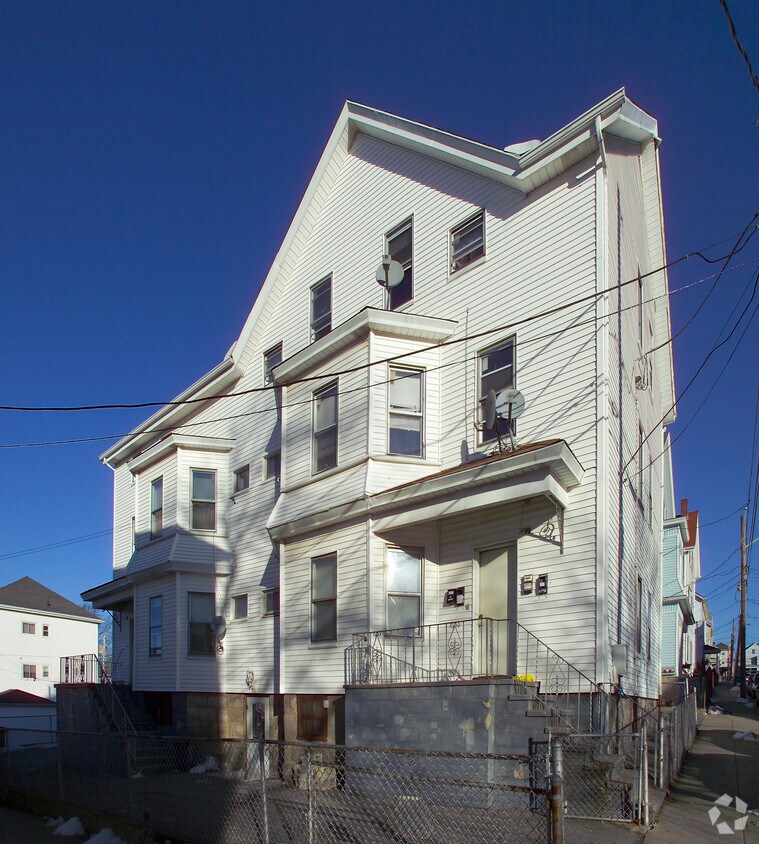 Primary Photo - 216 Tremont St