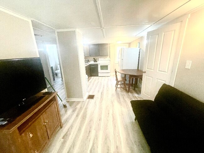 Building Photo - 1021 Keokuk St