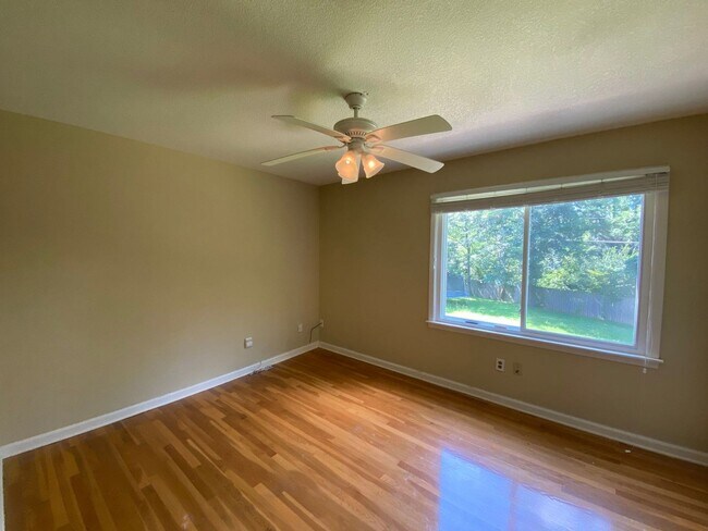 Foto del edificio - 7076 Wickshire Cove W