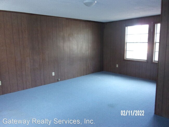 Building Photo - 3 br, 1.5 bath House - 622 St. Mary's Dr.
