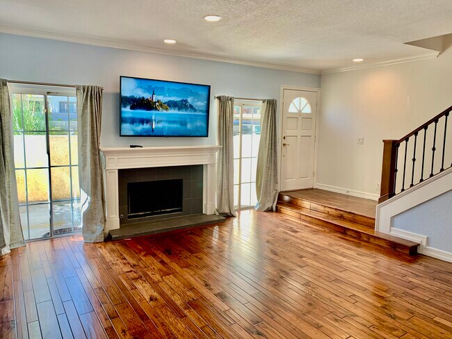Living room facing front, w/out furniture - 4444 Moorpark Way