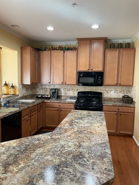 Foto del edificio - 3601 Lupton Ct