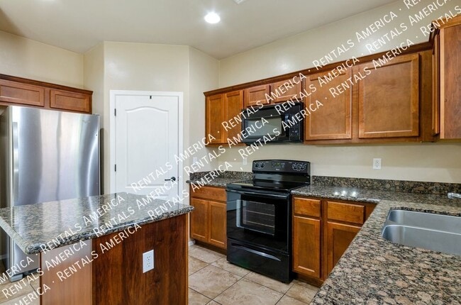 Building Photo - 3830 E 3rd St