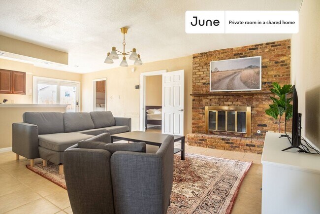 Building Photo - Room in Shared 4 bed/2 bath home