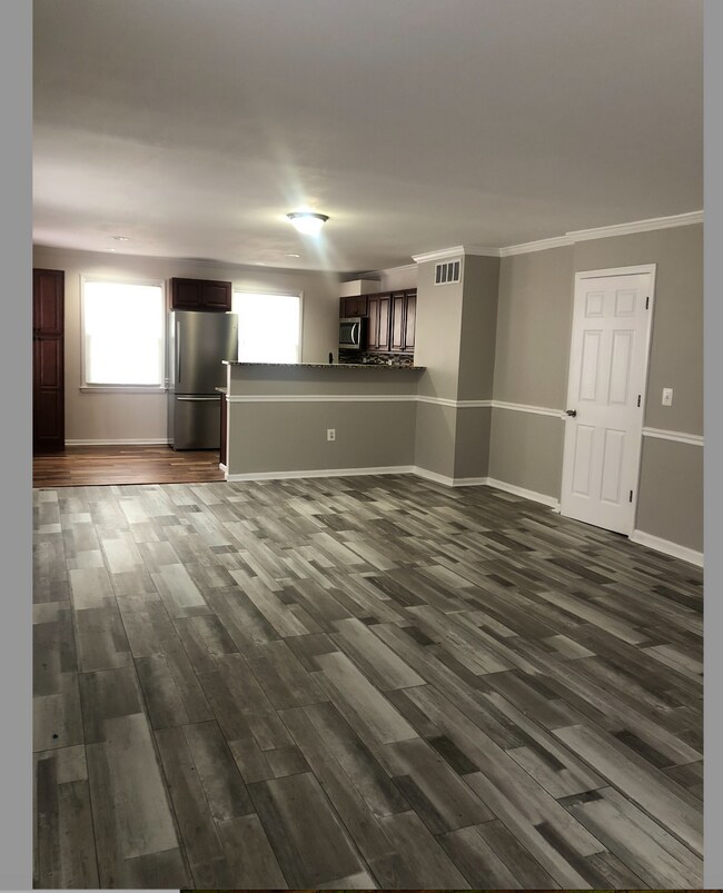 Building Photo - 8475 Imperial Dr