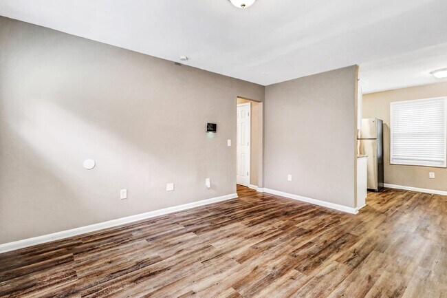 Building Photo - 2811 Marco Dr Nw