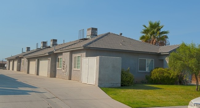 Building Photo - Blue Mountain Apartments
