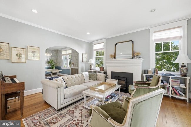 Foto del edificio - 3357 Stuyvesant Pl NW
