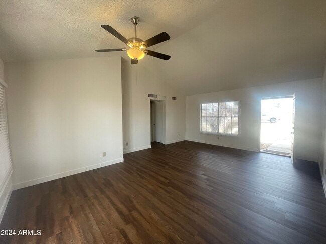 Building Photo - 10614 N 72nd Ave