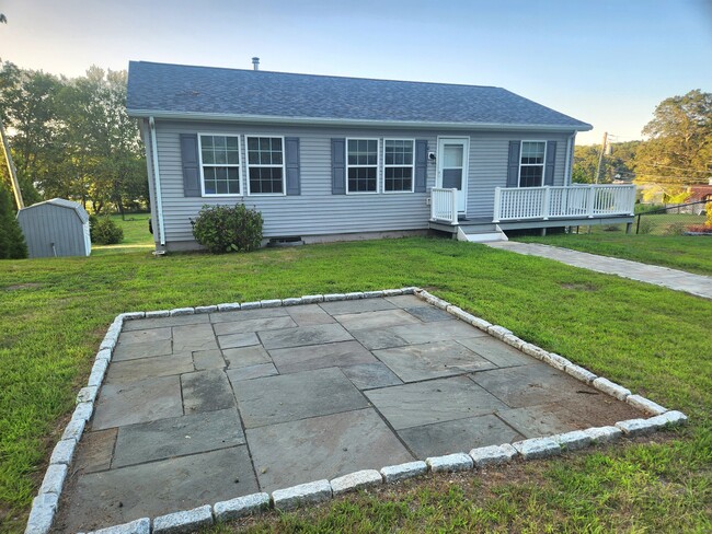 Foto del edificio - 32 Laurel Point Dr