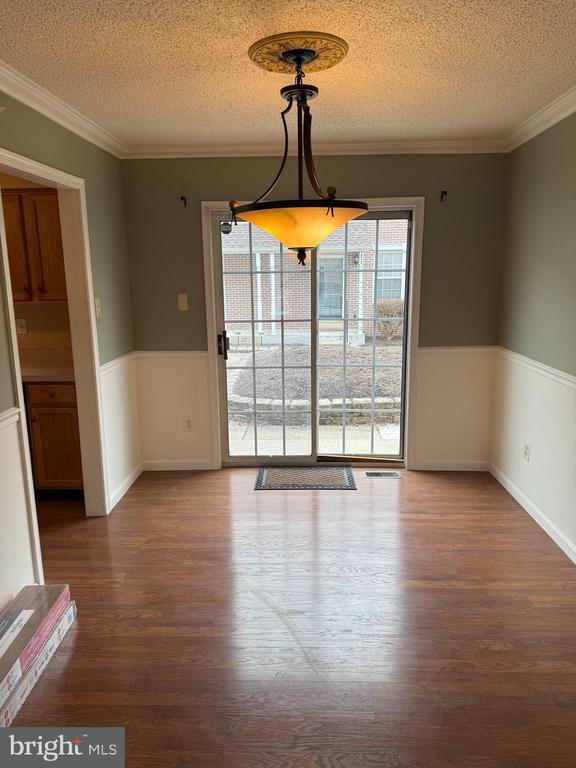 Foto del edificio - 3002 Creekside Ct