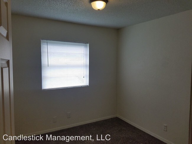 Building Photo - 418 SE Arter Ave