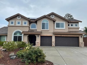 Building Photo - 1393 Arrowhead Ave