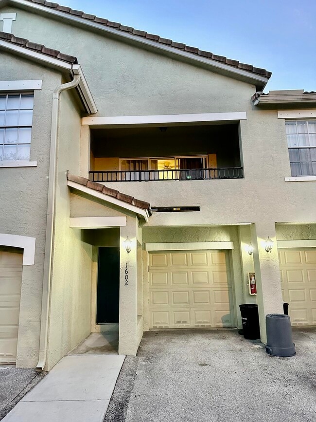Building Photo - 1602 Belmont Pl