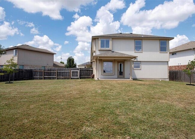Building Photo - 1202 Hensley Dr