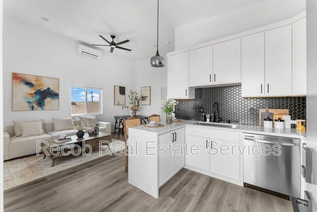 Foto del edificio - 2722 Nye St