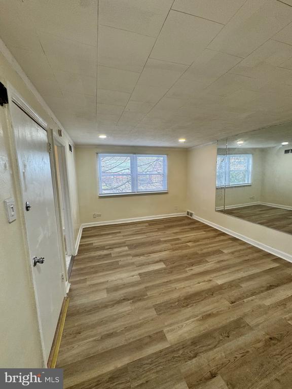 Foto del edificio - 7972 Forrest Ave