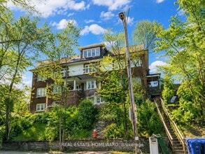 Building Photo - 435 Parkside Dr