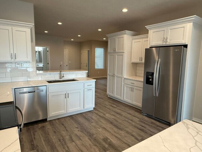 Foto del edificio - Spacious 2 bed/2.5 bath daylight Townhome in SE Lincoln