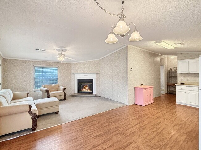 Foto del edificio - Charming Coastal Retreat in Ridgeway | Fenced Yard + Garage | Hobe Sound