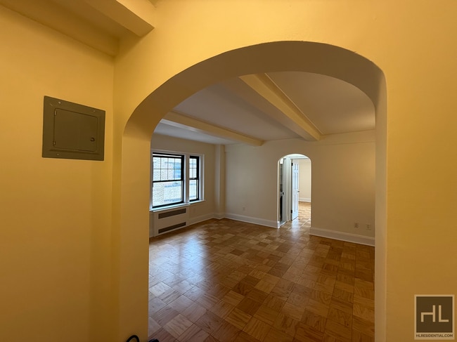 Building Photo - Christopher Street