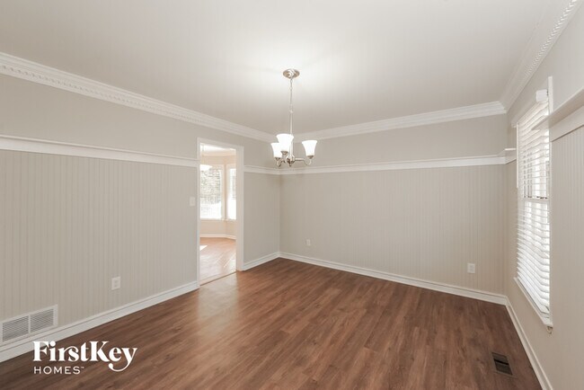 Building Photo - 1410 White Columns Blvd