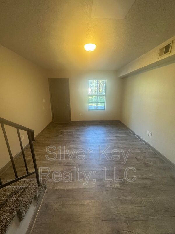 Foto del edificio - 1426 Niles Ferry Rd