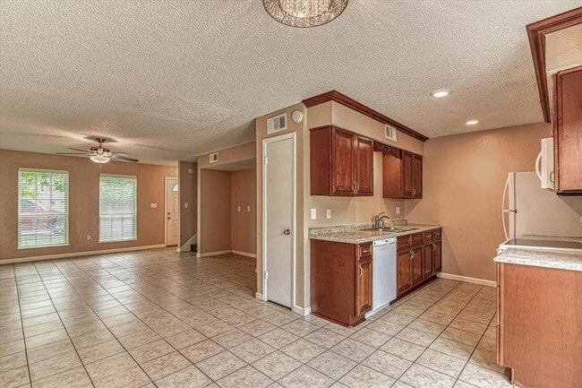 Building Photo - 1616 Eagle Lake Rd