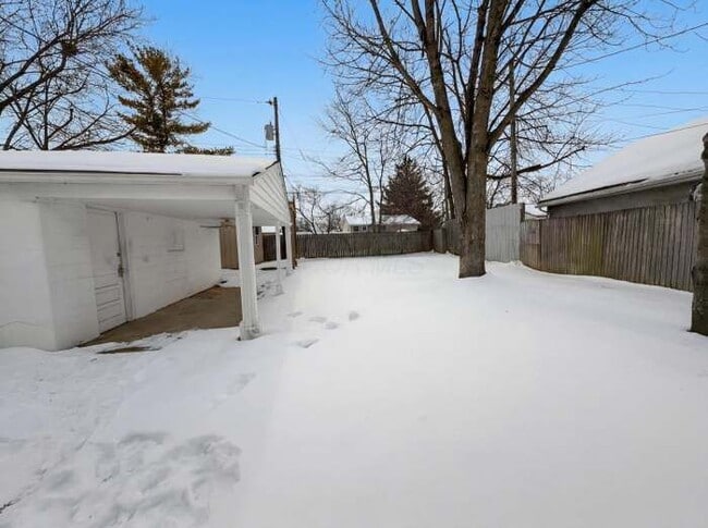 Building Photo - 3859 Briggs Rd