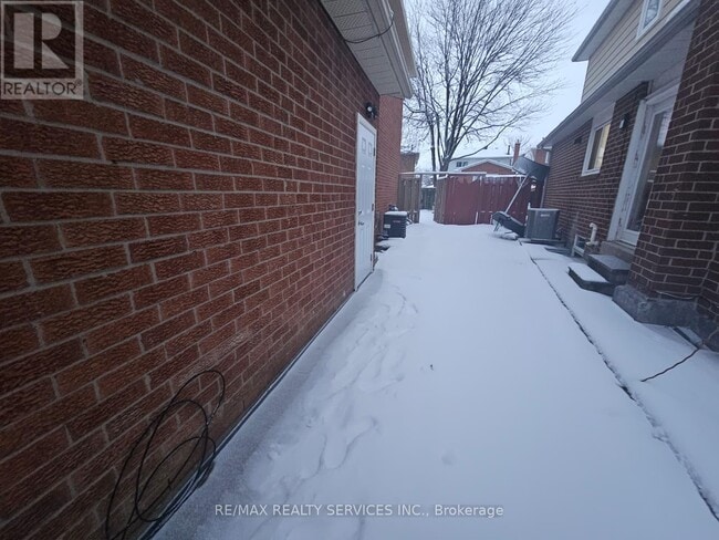 Building Photo - 4 Trewartha Crescent